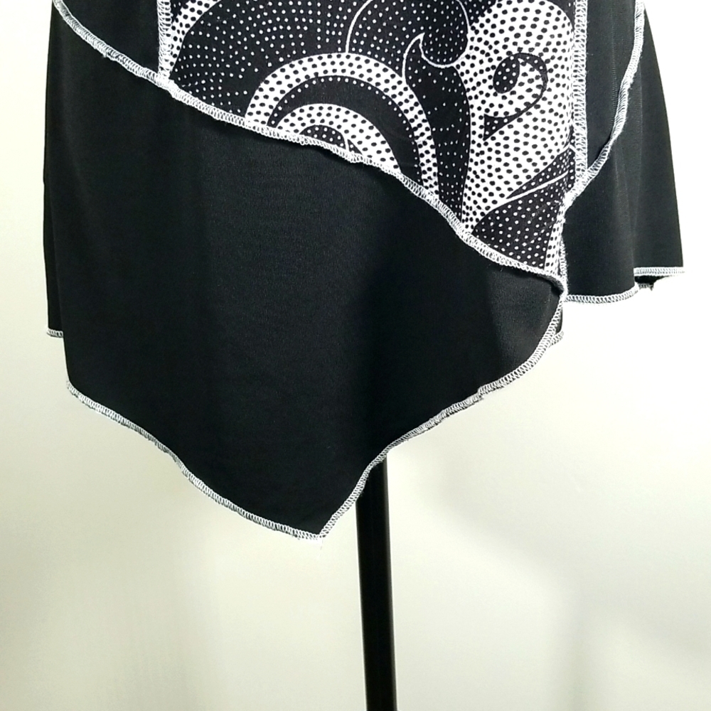 Fiori Women's Top Size S Graphic Pattern Asymmetric Hem V-Neck - Picture 3 of 7
